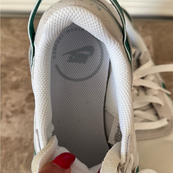 Nike Waffle Debut Sneakers – Summit White / Malachite Green (Women’s Size 8) - Picture 11 of 13